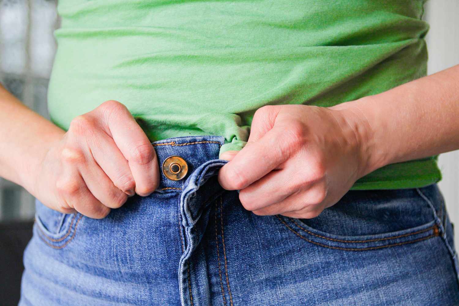 How Tight Clothing Triggers Acne, Heat Rash, and Eczema: Prevention & Care