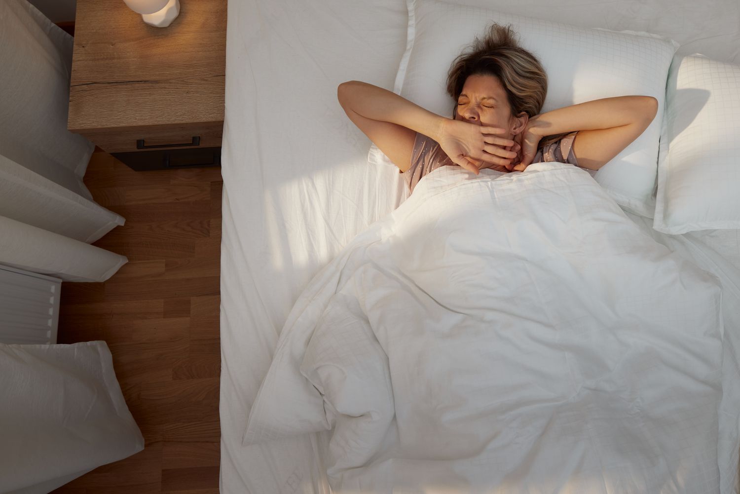 Is Your Thyroid Overactive? 8 Key Signs and Autoimmune Symptoms to Watch